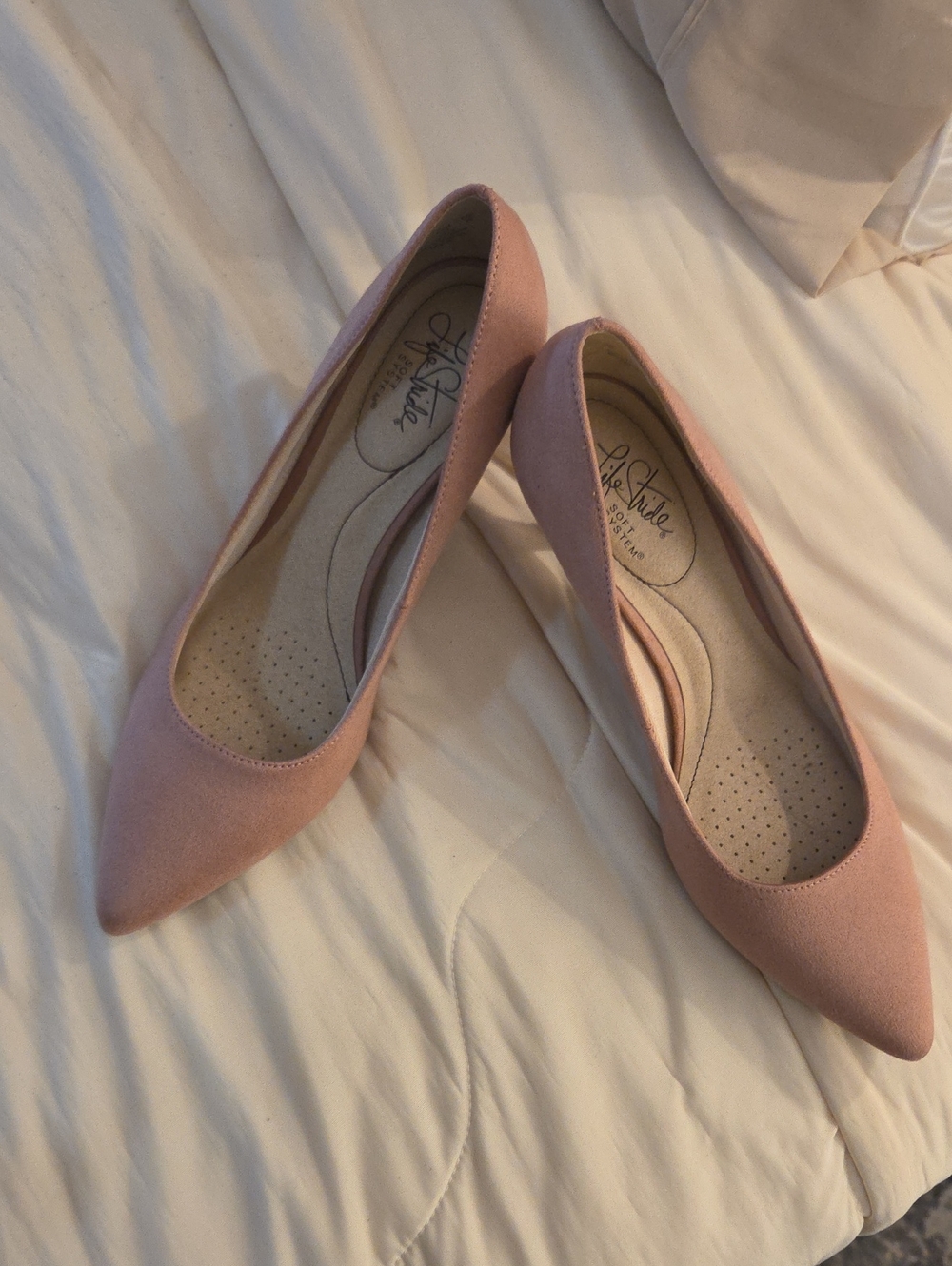Life Stride Dusty Pink Pointed-Toe Heels.